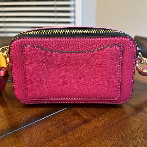 Fun pink, red & black Marc Jacobs with matching striped adjustable guitar strap - Picture 5 of 14